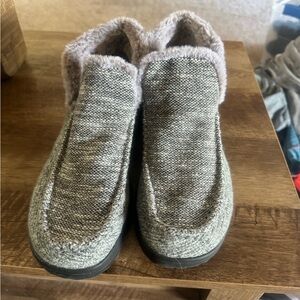 Hey dude, ankle boots. Worn once. Size 8. Smoke-free home.